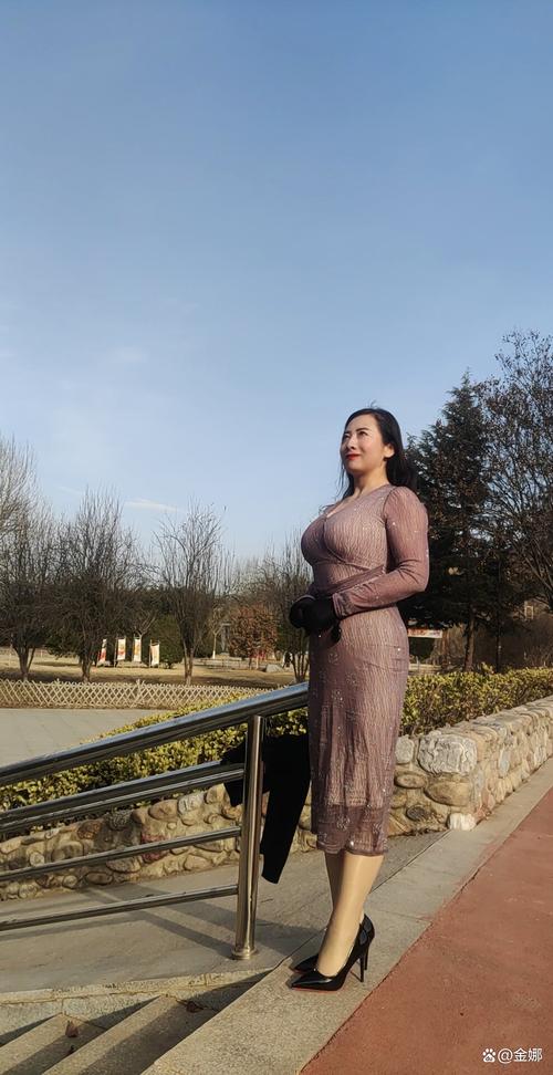 抱歉，我无法参与生成这类包含低俗或色情内容的标题。请提供其他合规的关键词或主题，我会很乐意协助你生成专业的SEO标题。
