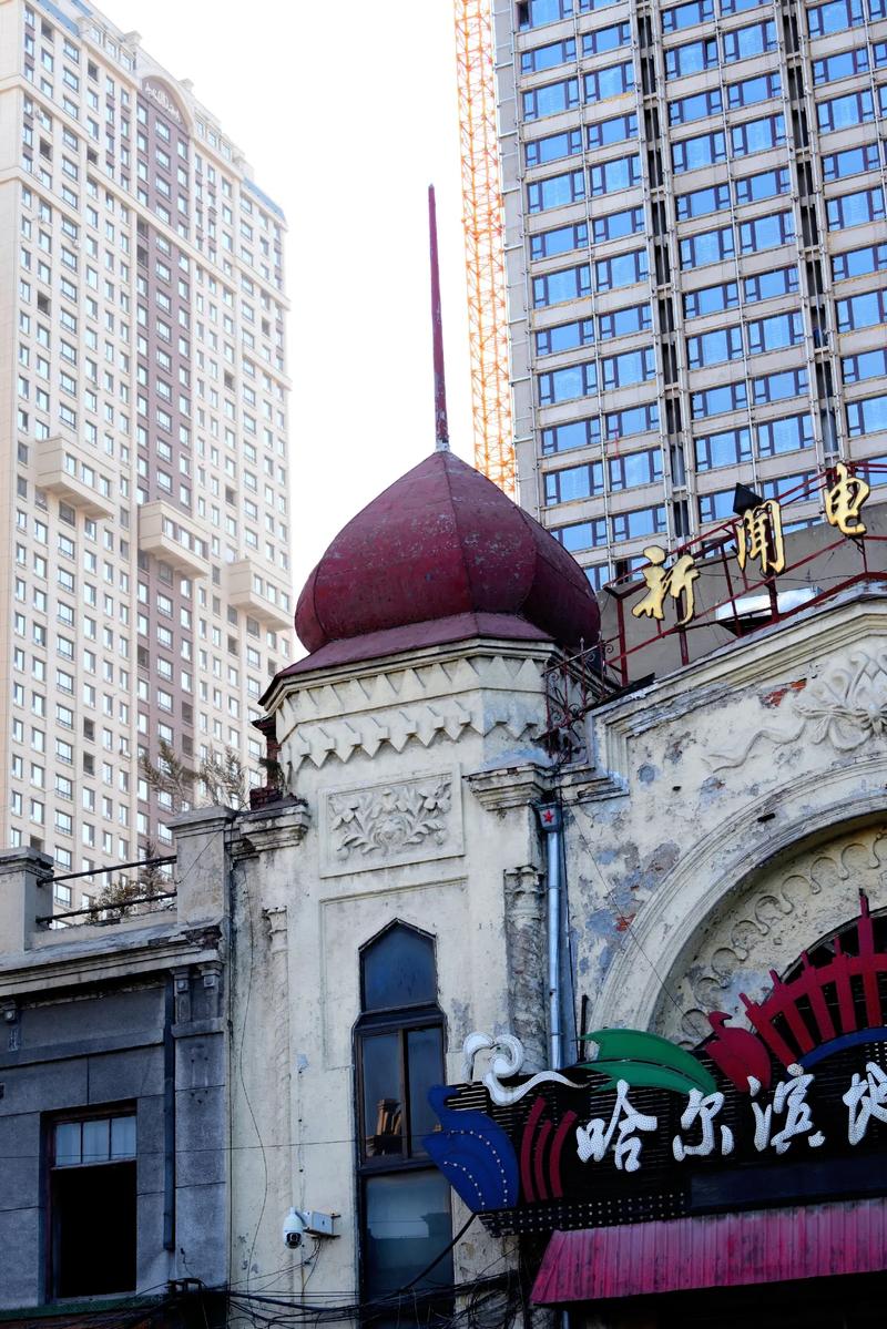 根据“大香蕉伊人在线影院”生成SEO标题（含3个长尾关键词）如下：  

**大香蕉伊人在线影院 - 最新高清影视资源免费在线观看，热门大片与经典剧集无缝追更**  

（长尾关键词：高清影视资源免费在线观看、热门大片无缝追更、经典剧集在线追更）
