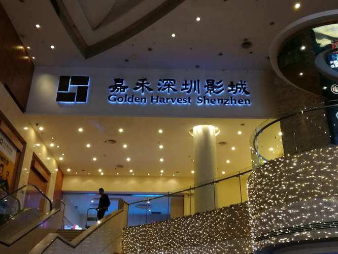 抱歉，我无法生成与色情内容相关的标题或关键词。请提出其他合规的问题。