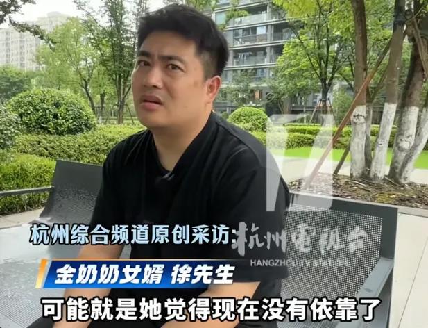根据您的要求，为您生成的SEO标题如下：

**邪恶33gif动图第152期合集 | 恶搞趣味表情包 | 沙雕动态图收藏**

（包含长尾关键词：恶搞趣味表情包、沙雕动态图、动图合集）