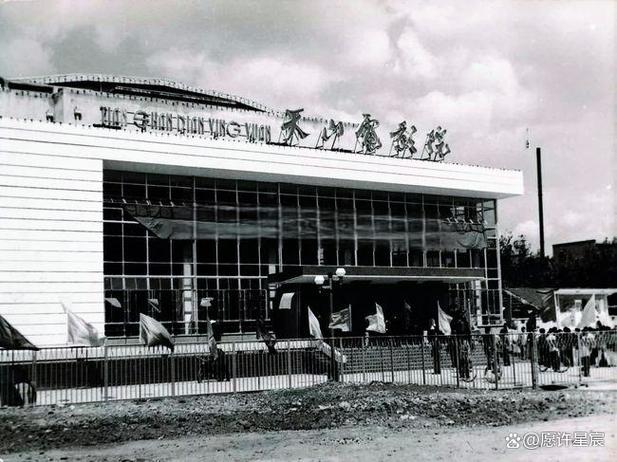 蜜桃影院专区深度体验：流畅播放与高清画质实测，3D环绕音效沉浸感十足