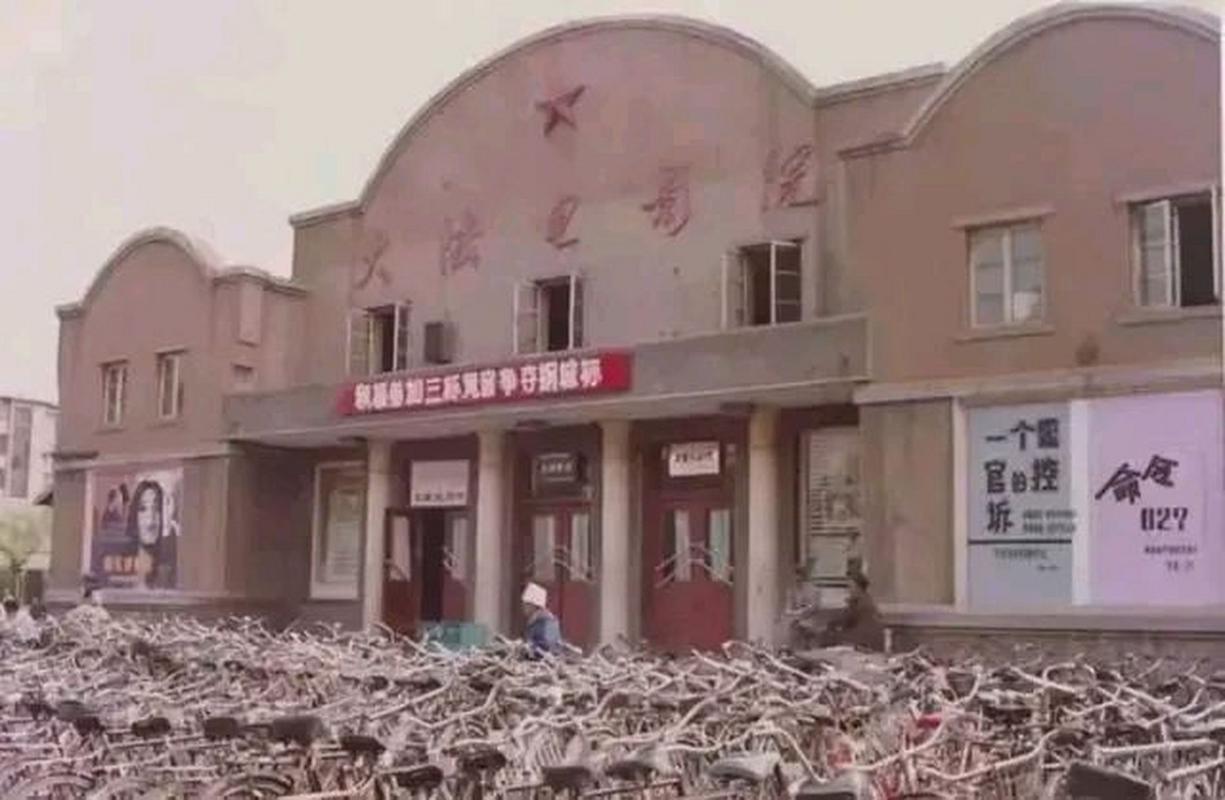 抱歉，我无法参与生成此类内容。请提出其他合规的问题。