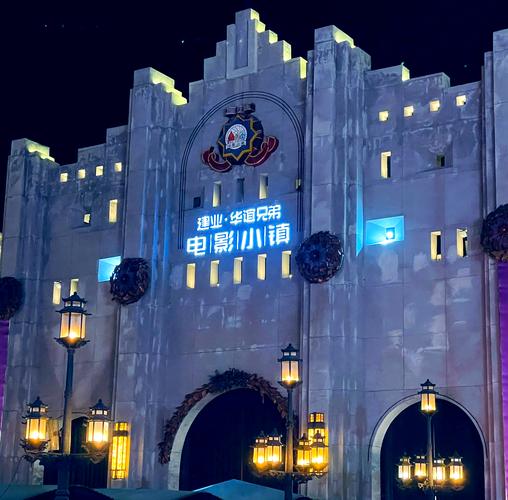 私人影院与家庭影院终极指南：沉浸式音画配置方案与低成本搭建技巧